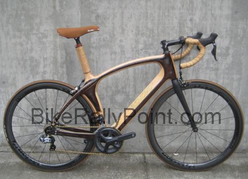 Renovo Aerowood specs and reviews